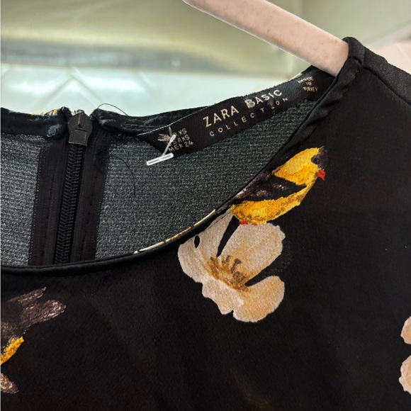 Gorgeous Zara basic dress EUC flowers - Picture 4 of 6